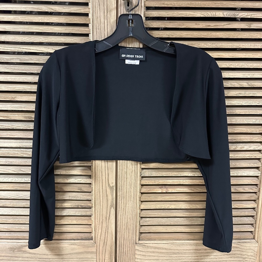 Un Deux Trois Silky Long Sleeve Cropped Bolero Black Girls Size Large